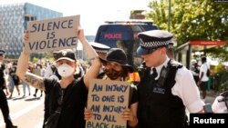 Акція на підтримку протестів у США біля американського посольства у Лондоні, 31 травня 2020 року