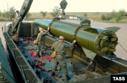 Ракета "Искандер" на учениях в Астраханской области в 2015 году