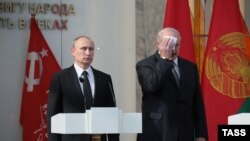 Александр Лукашенко и Владимир Путин в Музее истории Великой Отечественной войны в Минске – 2 июля 2014