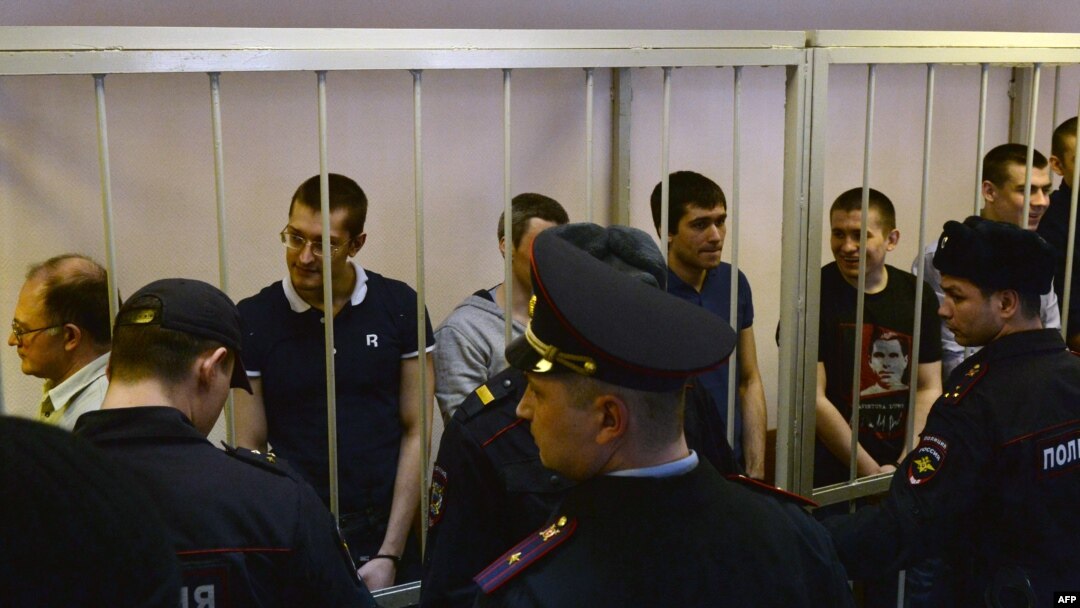 Подсудимые в Замоскворецком суде в день оглашения приговора, 21 февраля 2014 года
