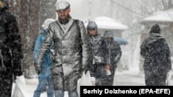 За прогнозами синоптиків, найближчими днями в Україні сильно похолодає, і йтиме сніг