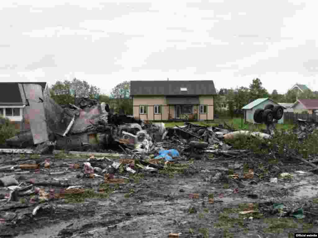 На месте крушения самолета ТУ-134 под Петрозаводском. Фото пресс-службы МЧС