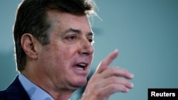 Paul Manafort la o conferință de presă a Partidului Republican