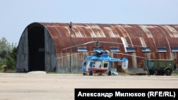 Ка-226 проходить регламентні роботи на аеродромі в Миколаєві, 12 липня 2018 року
