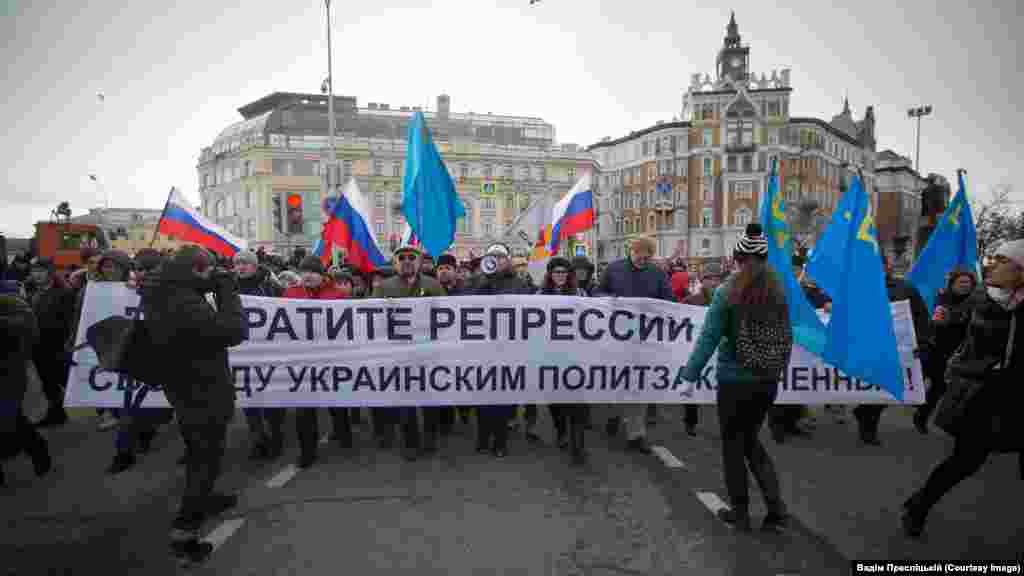 Адвокаты Николай Полозов и Марк Фейгин вышли в поддержку крымских татар