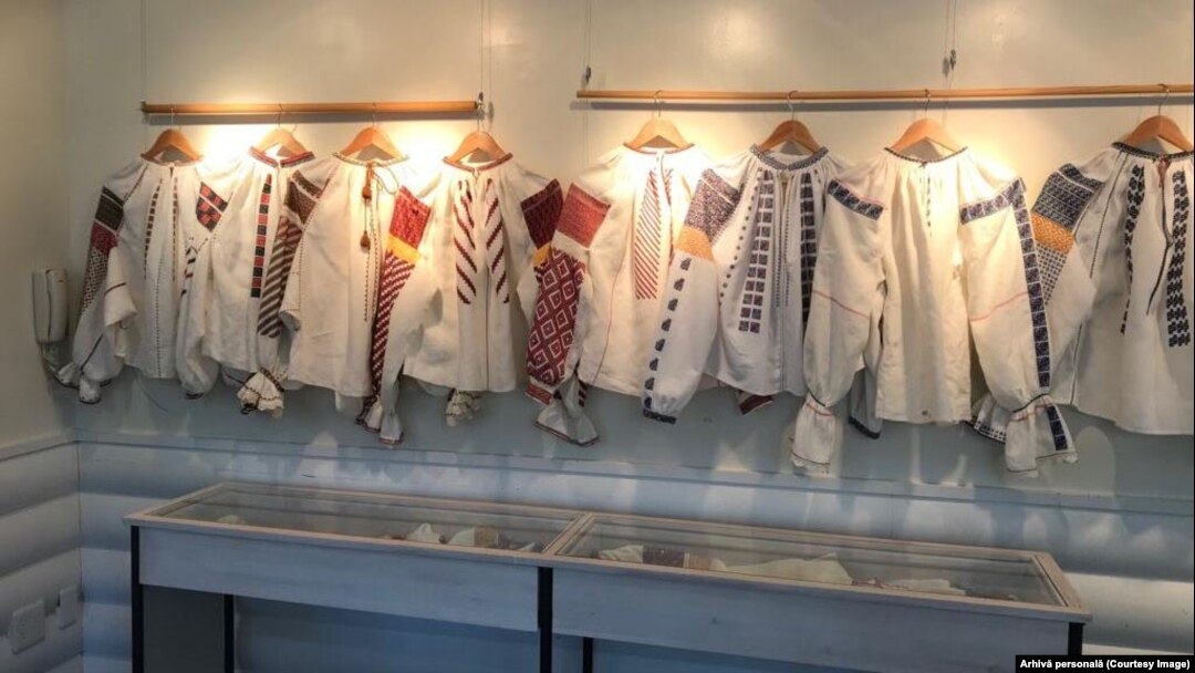 La Blouse Roumaine își propune ca în următorii ani să susțină industriile creative și să încurajeze comunitățile să-și recupereze identitatea.