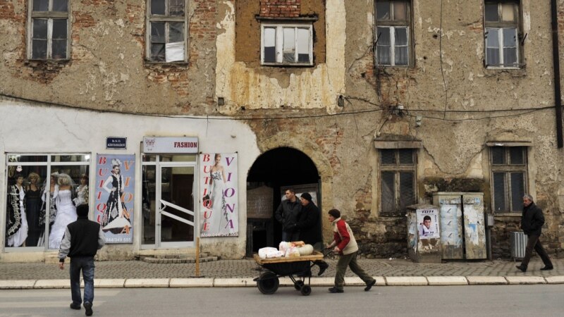 Во Косово најавено укинување на полицискиот час и на забраната за забави и веселби