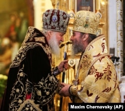   The Moscow Patriarch Kirill (Gundyaev), left, and head of the UOC (Moscow Patriarchate), Metropolitan Onufriy (Berezovsky). Moscow, February 1, 2015 