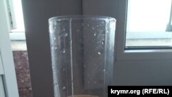Ржава вода з-під крану в Сімферополі