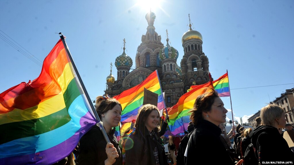 Бедные голубые и розовые в Россее... мы их притесняем...нетолерантно. письма, которые, среди, ориентации, несколько, подростков, часто, всего, когда, просто, сказали, чтобы, сексуальной, детей, хотят, этого, жизни, нужно, уехать, несовершеннолетних