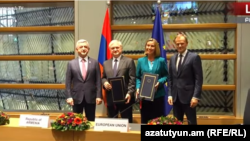 Armenia - The leaders of Armenia and the EU are posing for a photograph after the signing of the Comprehensive and Enhanced Partnership Agreement in Brussels, 24 Nov, 2017
