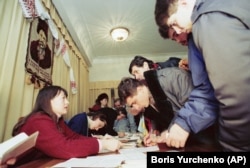 Голосування в зв’язку з проведенням Всеукраїнського референдуму і виборів президента України в постійному представництві України в Москві, 1 грудня 1991 року