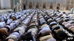 Afghan men pray at a mosque in Herat during the Islamic month of Ramadan. (file photo)