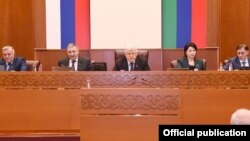На сессии Народного собрания Дагестана (архивное фото)