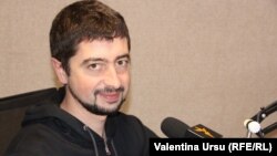 Valeriu Pașa în studioul Europei Libere la Chișinău