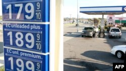 Цены на бензин в США растут с каждой неделей
