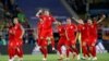 Футболисты сборной Англии празднуют победу над Колумбией 