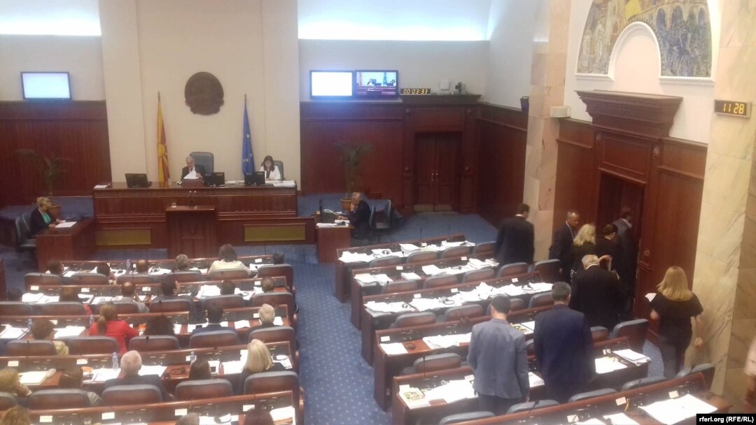Скопје-Пратениците на ВМРО-ДПМНЕ ја напуштаат седницата за ратификација на Договорот со Грција,19.06.2018