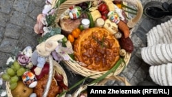 Кошики Вікторія, для неї з соловіком та сина