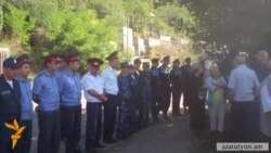 Сотрудникам «Ванадзор Химпрома» и сегодня не удалось перекрыть межгосударственную автотрассу