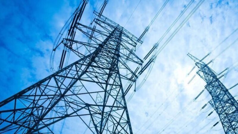 Власти обещают возобновить электроснабжение Керчи после снижения уровня воды
