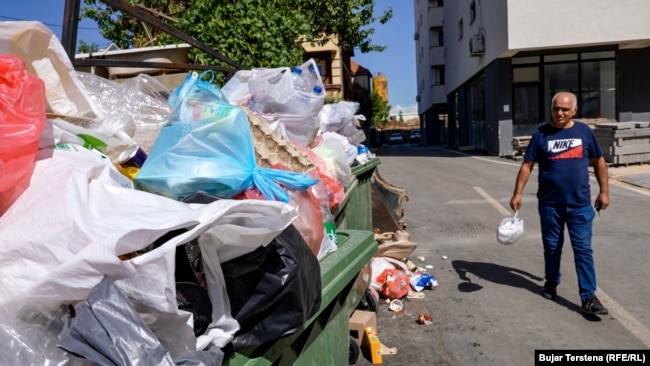 Probleme me menaxhim të mbeturinave kanë disa komuna të Kosovës, përfshirë kryeqytetin, Prishtinën.