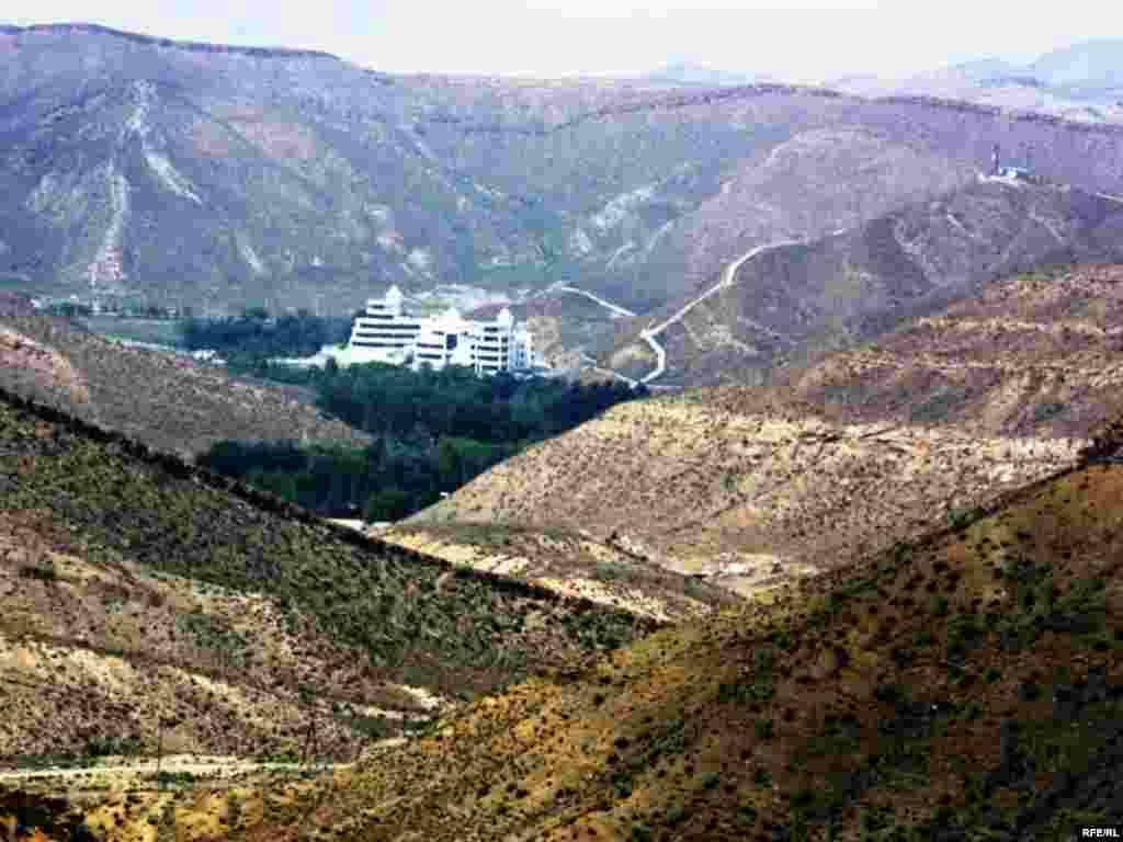 Türkmenistanyň çar tarapyndan #10