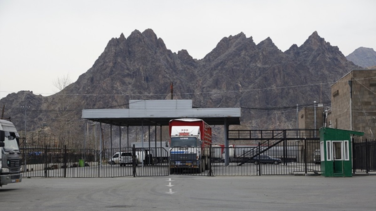 Russian Border Guards Leave Armenia-Iran Checkpoint