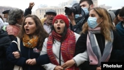 Armenia -- Opposition supporters demonstrate outside the main government building in Yerevan to demand Prime Minister Nikol Pashinian's resignation, December 12, 2020.