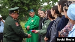 Башкортстанның Ярмәкәй районы Суыккүл авылында Украинадагы сугышка китеп, анда һәлак булган Рәфис Чулпанов белән хушлашу, 25 июнь