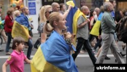 "Украинский марш" по улицам Харькова. Июнь 2014 года