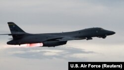 Ամերիկյան օդուժի B-1B Lancer մարտական ինքնաթիռը Ճապոնական ծովի մերձակայքում, 10-ը հոկտեմբերի, 2017թ․