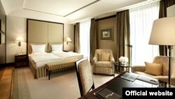 Стандартны нумар у гатэлі «Адлон» у Бэрліне