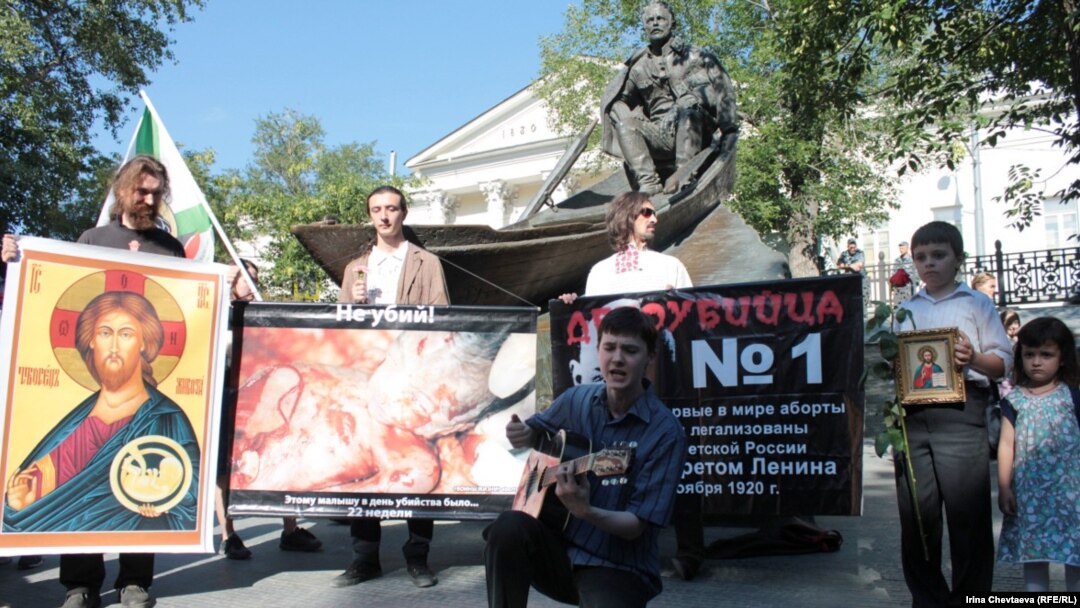 Orthodox believers at a protest against abortion in Moscow in mid-2012
