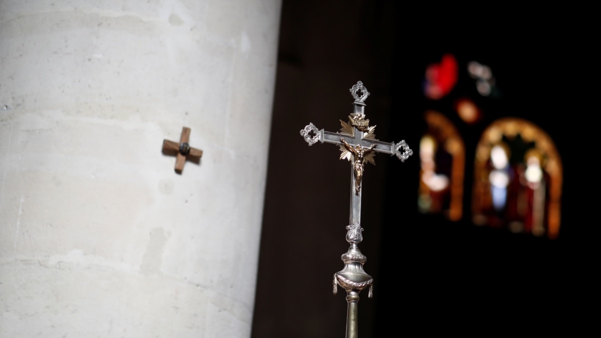 Близько 216 тисяч дітей стали жертвами сексуального насильства з боку священників католицької церкви Франції – звіт