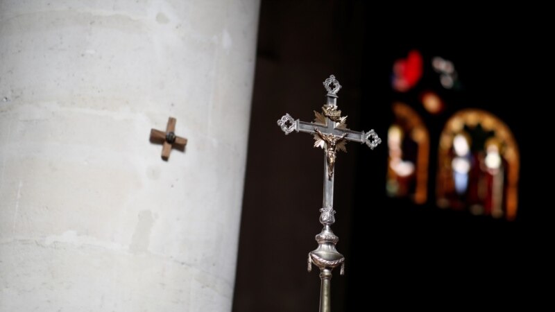 Шпанска католичка црква: 728 наши членови сексуално злоставиле 927 малолетници
