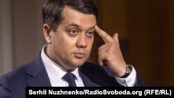 Зеленский опасается, что на следующих президентских выборах Дмитрий Разумков может оказаться его конкурентом, считает эксперт