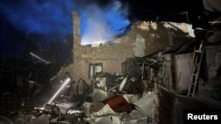 ზაპოროჟიეზე დარტყმის შედეგად დანგრეული სახლი. 2025 წლის 16 სექტემბერი