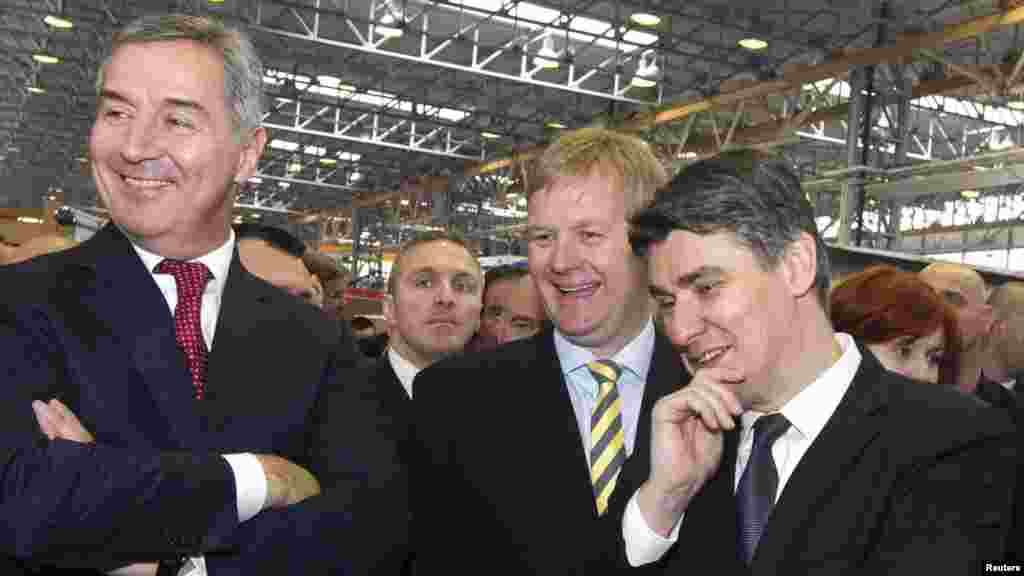 BiH - Milo Đukanović, Peter Sorensen i Zoran Milanović na 16. međunarodnom ekonomskom sajmu u Mostaru, 9. april 2013. Foto: REUTERS / Miro Škobić 