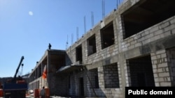 Недостроенная школа в Мамакане, Иркутская область