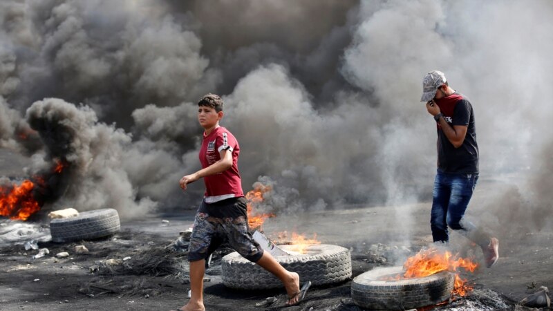 Над педесетина загинати на антивладините протести во Ирак