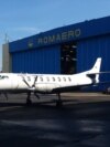 Un avion iese din hangarul Romaero, după lucrări de reparații și mentenanță, în 2018.