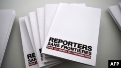 نسخه‌هایی از یک گزارش سالانه گزارشگران بدون مرز در مورد آزادی بیان در جهان