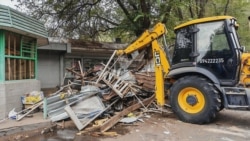 Ինքնակա՞մ կառույց, թե՞ սեփական տարածք. Աջափնյակում քանդեցին կրպակները
