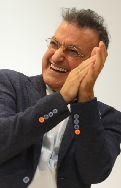 Той е познат като водещ на емблематични предавания в българския