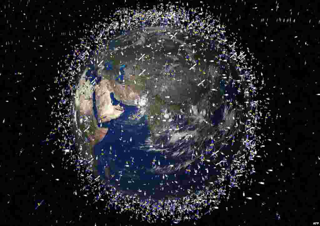Svemir - Kompjuterska slika zemljine orbite  - U Svemiru trenutno se nalazi oko 12.000 objekata u orbiti oko Zemlje. Nakon nedavnog sudara jednog američkog i ruskog satelita taj se broj povećao za nekoliko stotina. Stručnjaci kažu da je prikupljanje otpada u Svemiru još preskupo, ali se približava vrijeme kada će se to morati uraditi. 