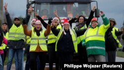 француските демонстранти со жолти елеци