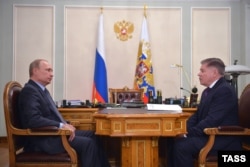 Президент России Владимир Путин и председатель Верховного суда РФ Вячеслав Лебедев, 2015 год