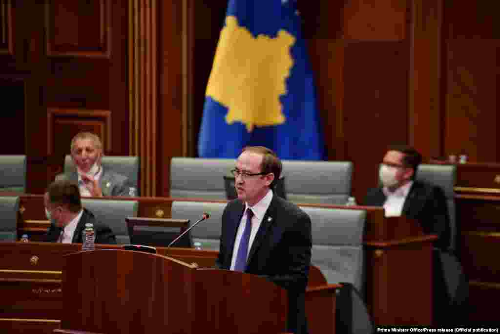 3 qershor 2020 - Në një seancë të Kuvendit të Kosovës, me 61 vota për, Avdullah Hoti, u bë kryeministër i Kosovës.&nbsp;&nbsp; 