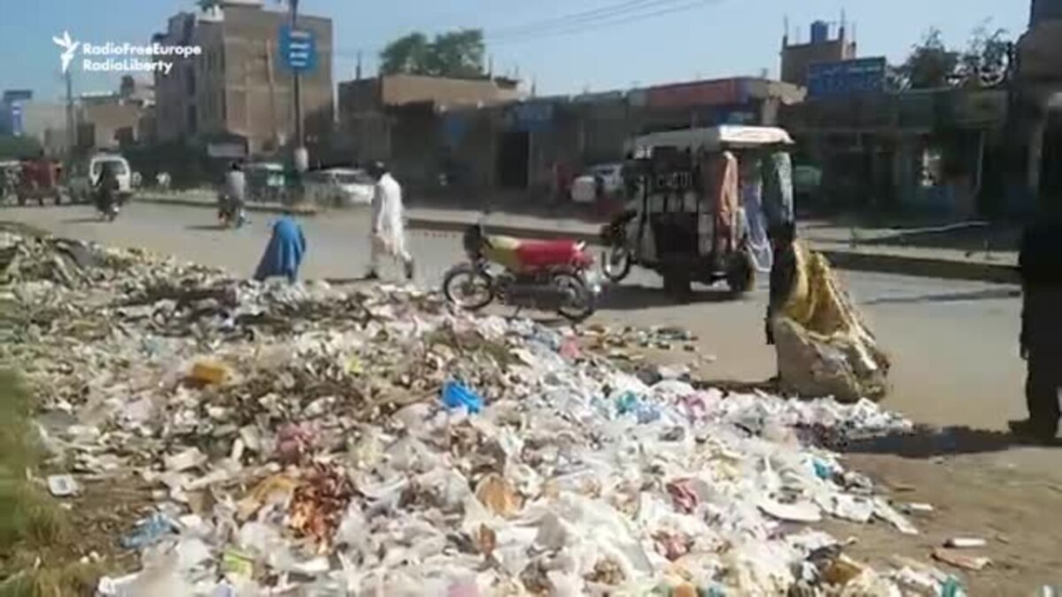 Garbage Piles Up In Pakistani Town As Collectors Strike